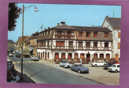 67 MUTZIG L'Hôtel De La Poste  Automobile Citroën DS 2CV Simca 1000 Renault  16 4L R8 - Mutzig