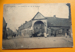 MOUSCRON  -  Le Christ Et Rue De La Marlière  -  1920 - Moeskroen