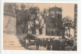 CP 56 SARZEAU L'église La Place Le Jour Du Marché - Sarzeau