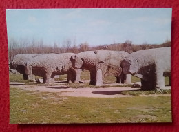 POSTAL POST CARD ÁVILA ARTE PREHISTÓRICO ESPAÑOL TOROS DE GUISANDO BULLS...ESCULTURAS EN GRANITO....TAUREAUX..CELTÍBEROS - Ávila