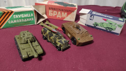 Metall  Modell Panzer 1:78 Russland Drei  Stück - Chars