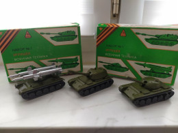 Metall  Modell Panzer 1:78 Russland Drei  Stück - Tanks