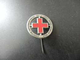 Old Pin Schweiz Suisse Svizzera Switzerland - Redcross Rotes Kreuz 1944 - Sin Clasificación