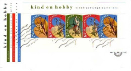 NIEDERLANDE BLOCK 34 FDC DAS KIND UND SEINE HOBBIES 1990 - FDC