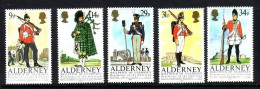 ALDERNEY MI-NR. 23-27 POSTFRISCH(MINT) HISTORISCHE UNIFORMEN 1985 - Alderney
