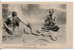 Carte Postale Ancienne Birmanie - Rangoon. Burmese Snake Charmers - Myanmar (Burma)