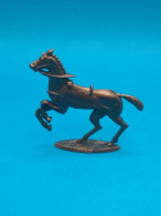 Figurine Publicitaire En Plastique - Les Comptoirs Français - Cheval Hussard 1700 N°6 - Café Idéal RD Martel Familistère - Altri & Non Classificati