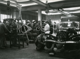 Grande Photo Atelier Garage Réparation Entretien Voiture Citroen Traction Avant - Automobile