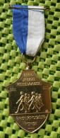 Medaile : Jeugd Vierdaagse Broekhuizen-vorst 1965 ( Limburg) -  Original Foto  !!  Medallion  Dutch - Autres & Non Classés