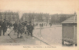 Paris Vécu * Aux Tuileries * Le Grand Bassin * éditeur L. J. & Cie - Ambachten In Parijs