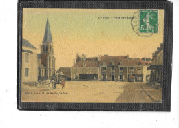 72- LA SUZE-sur-SARTHE- Une Vue Animée De La Plaçe De L'Eglise- Attelage-Ouvriers-Carte Couleurs Façon Toilée - La Suze Sur Sarthe