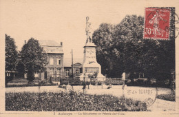 Aulnoye - Le Monument Et L'École Des Filles - Aulnoye