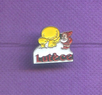 Rare Pins Pere Noel Champignon Lutece ( Paris ) Q709 - Kerstmis