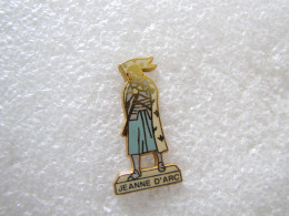 PIN'S   JEANNE D'ARC  Email Grand Feu - Beroemde Personen