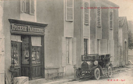 Courçon D'aunis * L'Epicerie Parisienne * Automobile Ancienne Voiture * Commerce Magasin * Villageois - Other & Unclassified