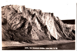 CS14 Vintage Postcard. The Coloured Cliffs, Alum Bay. IOW. In Black And White! - Autres & Non Classés