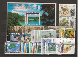 1986 MNH New Zealand Year Collection Postfris** - Full Years