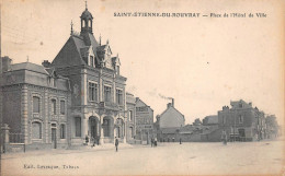 SAINT ETIENNE DU ROUVRAY     PLACE DE L HOTEL DE VILLE - Saint Etienne Du Rouvray