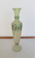 Vase En Verre Veiné Aux Multiples Couleurs. Bel Objet Très Ancien - Vasen