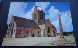 Sainte-Mère-Eglise - L'église, Sur Cette Face De La Tour Resta Accroché Pendant 3 Heures John Steele, Parachutiste Amér. - Sainte Mère Eglise