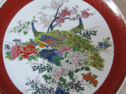 Formidable Assiette Satsuma Japon Vintage, Paons, Fleurs En Porcelaine - Arte Asiático