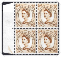 QEII Pre Decimal Wilding Definitive 5d Block Of 4 Unmounted Mint Hrd2a - Unused Stamps