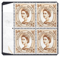 QEII Pre Decimal Wilding Definitive 5d Block Of 4 Unmounted Mint Hrd2a - Nuovi