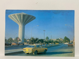 Roadside View, Taxi?, Riyadh Water Tower SAUDI ARABIA  Postcard - Arabia Saudita