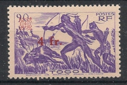 TOGO - 1944 - N°YT. 231 - Chasse à L’arc 4f Sur 90c Violet - Neuf GC** / MNH / Postfrisch - Nuevos