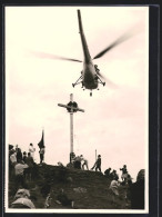Foto-AK Oberstaufen, Hubschrauber Bei Der Gipfelkreuzweihe 1963  - Oberstaufen