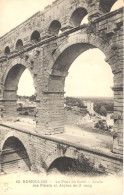 CPA - 30 - 42. REMOULINS - Le Pont Du Gard - Etude Des Piliers Et Arches Du 2e Rang - Remoulins