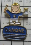 2120  Pin's Pins / Beau Et Rare / JEUX OLYMPIQUES / MASCOTTE BARCELONE 92 DANONE COBI - Jeux Olympiques