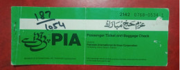 1986 PAKISTAN INTERNATIONAL AIRLINES PASSENGER TICKET AND BAGGAGE CHECK - Billetes