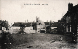 Saint Amand En Puisaye - La Place - Saint-Amand-en-Puisaye