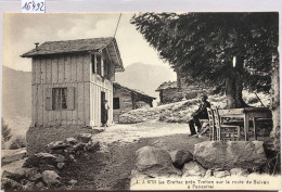 La Crettaz Près Tretien Sur La Route De Salvan à Fenestral, Vers 1920 - Bistrot Typique (16'492) - Salvan