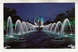CU23. Vintage US Postcard. New York World's Fair. Unisphere And Fountains At Night - Expositions