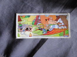 ASTERIX AUTOCOLLANT ST MAMET LE TAPIS VOLANT  UDERZO - Asterix