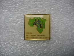 Pin's De L'union Des Associations Des Sourds De L'est - Medizin