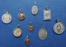 Lot De 9 Petites Médailles Religieuses - Religión & Esoterismo