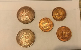 5 Pièces De Monnaie Grande Bretagne 1 Penny Et 1/2 Penny - Altri & Non Classificati