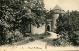 CPA - LASSAY - LE PARC ET L'ENTREE DU CHATEAU (IMPECCABLE) - Lassay Les Chateaux