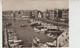 Marseille 13  Carte Non  Circulée  Le Vieux Port Et Le Quai Des Belges Tres Animée Bateaux Et Voitures - Joliette