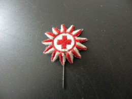 Old Pin Schweiz Suisse Svizzera Switzerland - Redcross Rotes Kreuz Croix Rouge Genève - Non Classés