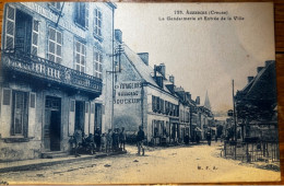 23- Auzances Creuse La Gendarmerie Et Entrée De La Ville - Auzances