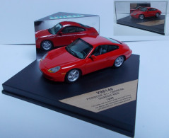 Vitesse Porsche 911 Carrera Guards Red 1998  Rouge  Echelle 1/43 En Boite Vitrine Et Surboite Carton - Vitesse