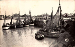 > Bateaux > Pêche / HONFLEUR  DANS  ETAT /// 86 - Visvangst