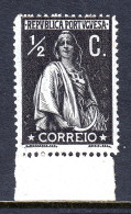 Portugal - Scott #208 - MLH - P15 X 14, Chalky Paper - Patchy Gum - SCV $8.00 - Ongebruikt