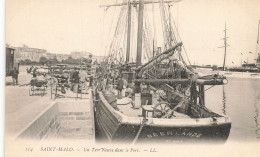 St Malo * Le " NEERLANDE " Un Terre Neuve Dans Le Port * Terreneuvas Terreneuvier Pêche Bateau Voilier Goëlette - Saint Malo