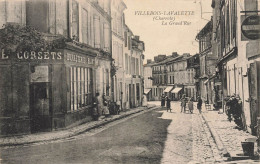 Villebois Lavalette * La Grand'rue * Magasin Commerce Corsets Bonneterie Blanc * Coiffeur Salon De Coiffure - Andere & Zonder Classificatie