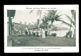 Archipel Des Fidji Magokaï Ile Des Leepreux Soeur En Tournée De Pansements - Figi